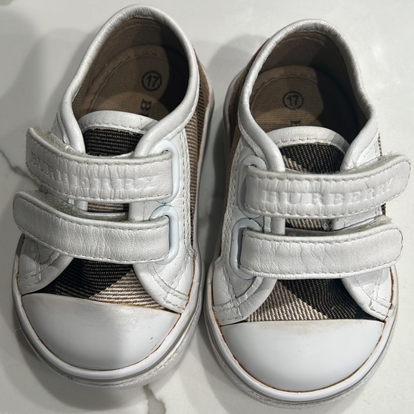Adorable Burberry sneakers size 17 - Picture 3 of 7